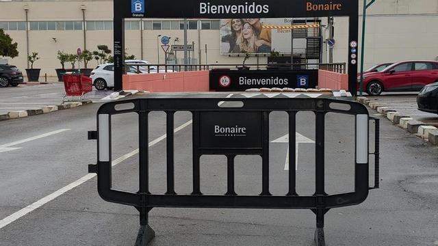 Bonaire cierra todas sus tiendas ante la alerta roja
