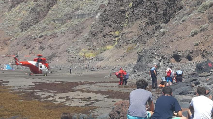 Un hombre sufre una aparatosa caída en la Playa del Arenal de Bajamar