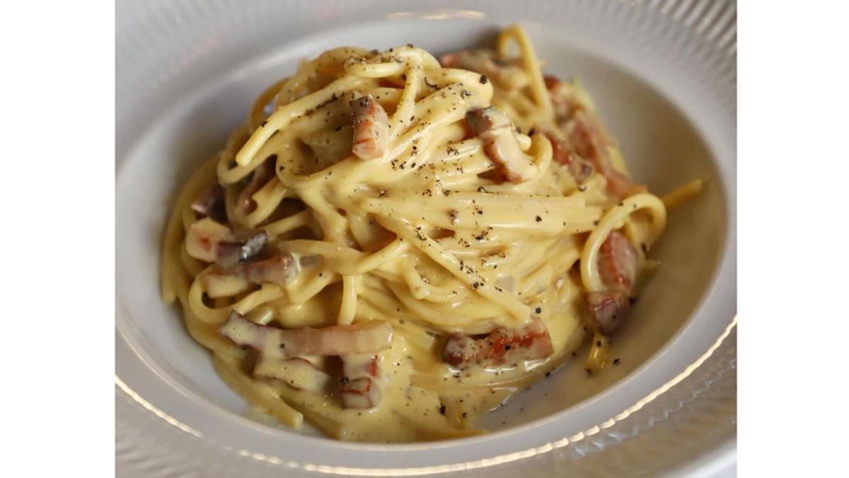 Raffaelli sirve una carbonara que bordea la perfección.