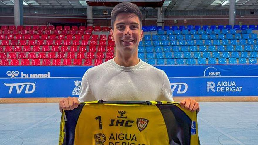 Arnau Martínez amb la samarreta arlequinada
