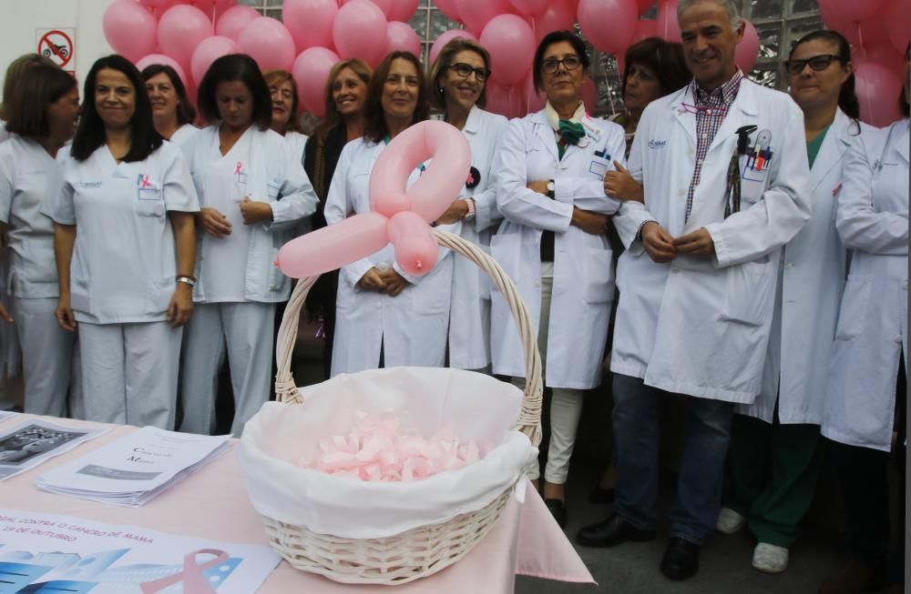 Meixoeiro lanza globos para solidarizarse en la lucha contra el cáncer // A.Villar