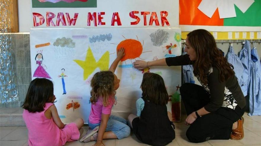 Padres y directores de Castellón cierran filas por el plurilingüismo