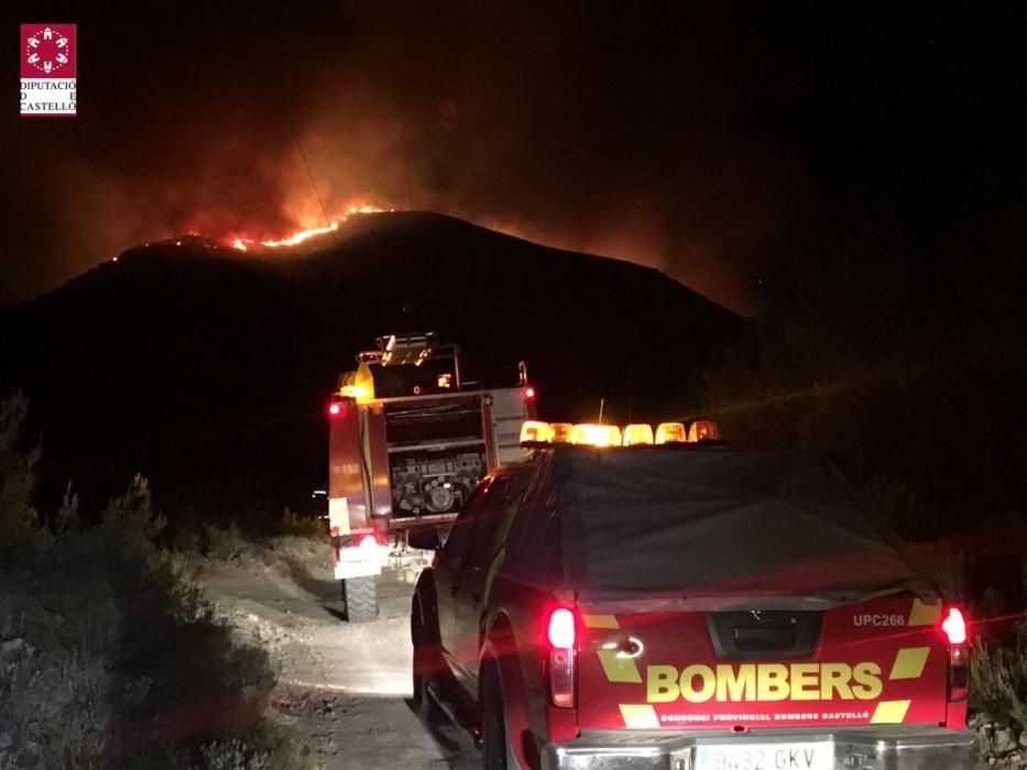 Un incendio amenaza la Calderona en Gátova