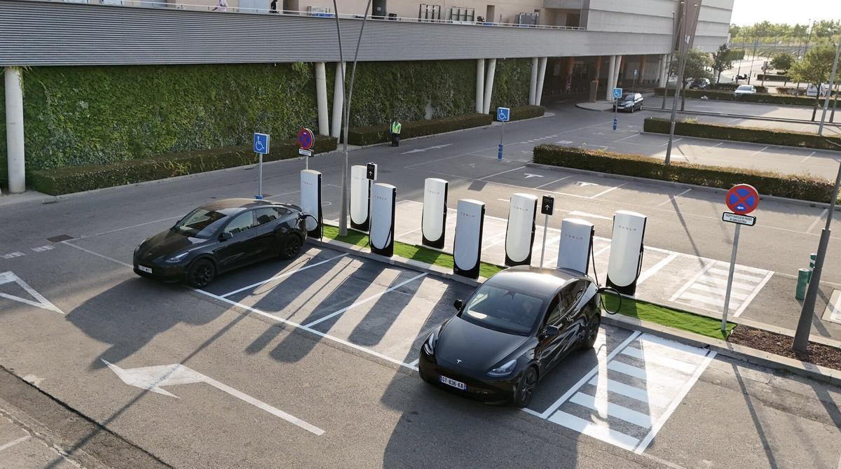 Nueva estación de Supercargadores Tesla en Zaragoza.
