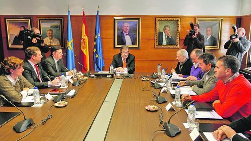 Dirigentes de los sindicatos mineros, durante la reunión de la semana pasada con Álvarez-Cascos sobre los fondos.