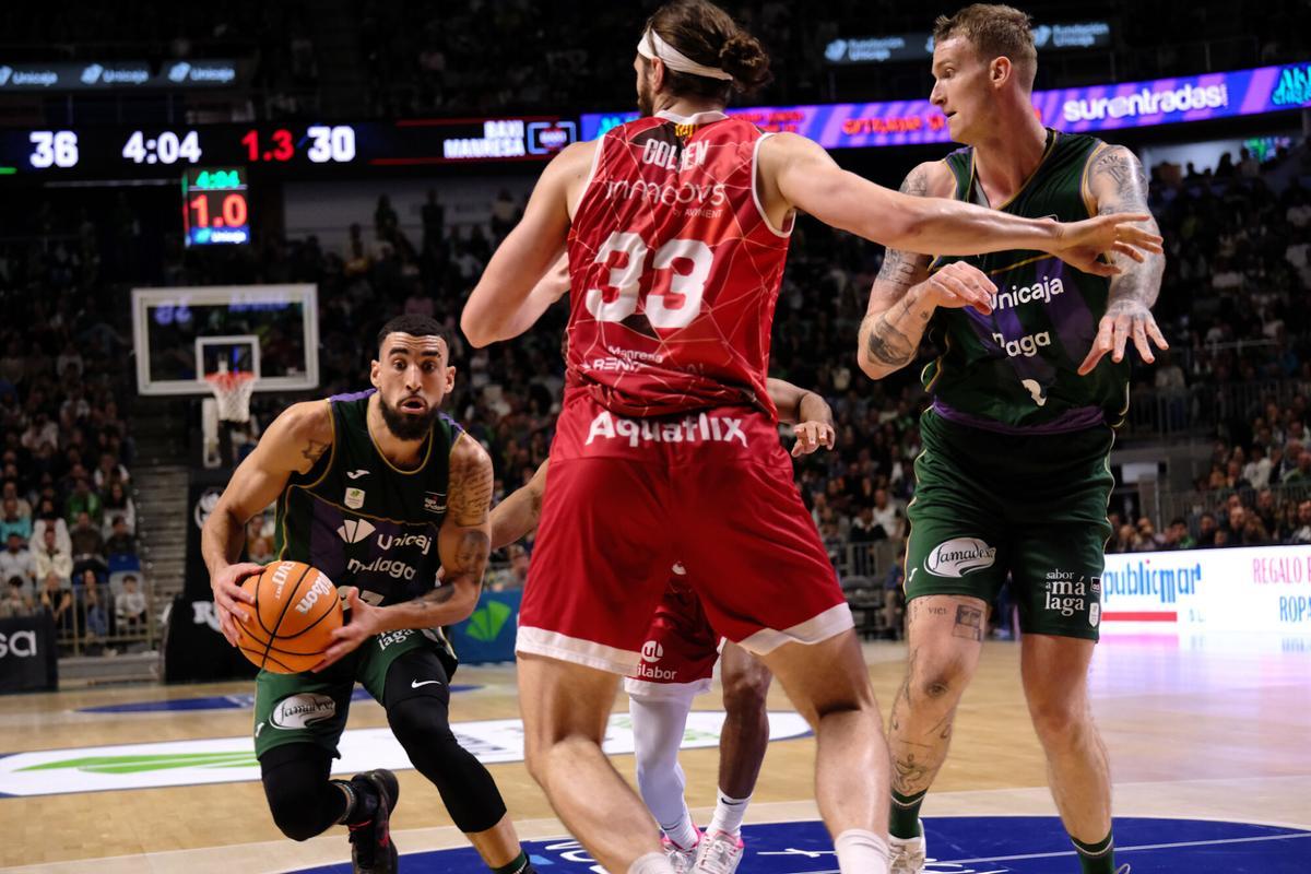 Imagen del partido entre el Unicaja CB y el BAXI Manresa de la liga de baloncesto ACB, disputado en el Palacio de Deportes Martín Carpena
