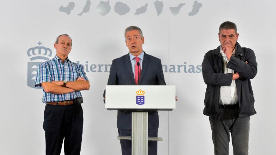 Martín, Manrique de Lara y González, tras la reunión.