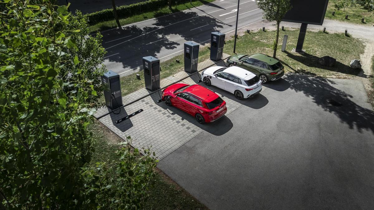 El compacto A3 en sus diferentes versiones cuenta con motores híbridos enchufables.