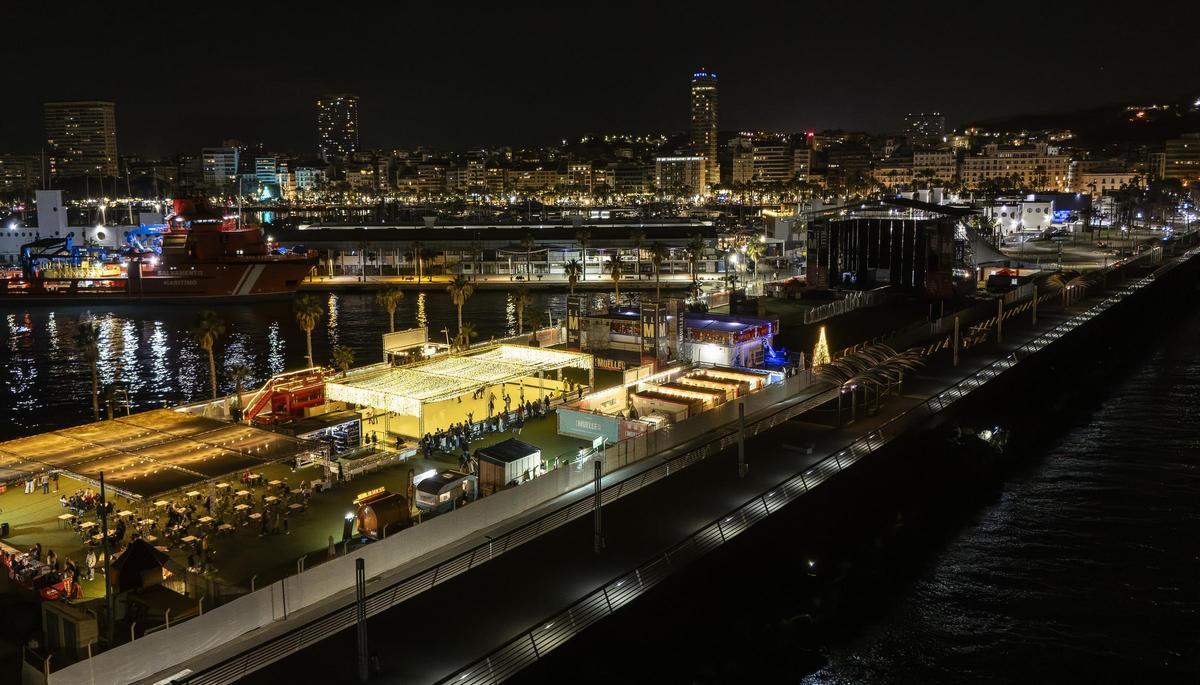 Navalia lleva la Navidad al puerto de Alicante