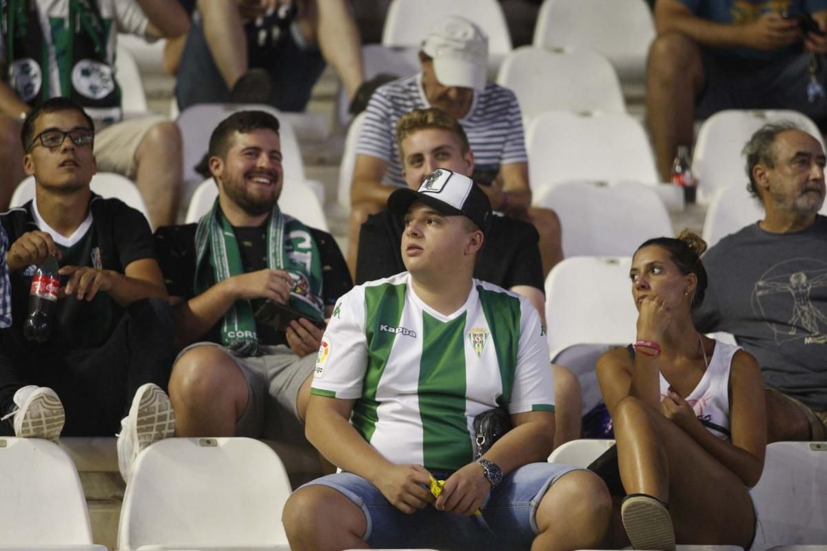 Los aficionados del Córdoba CF en el Arcángel