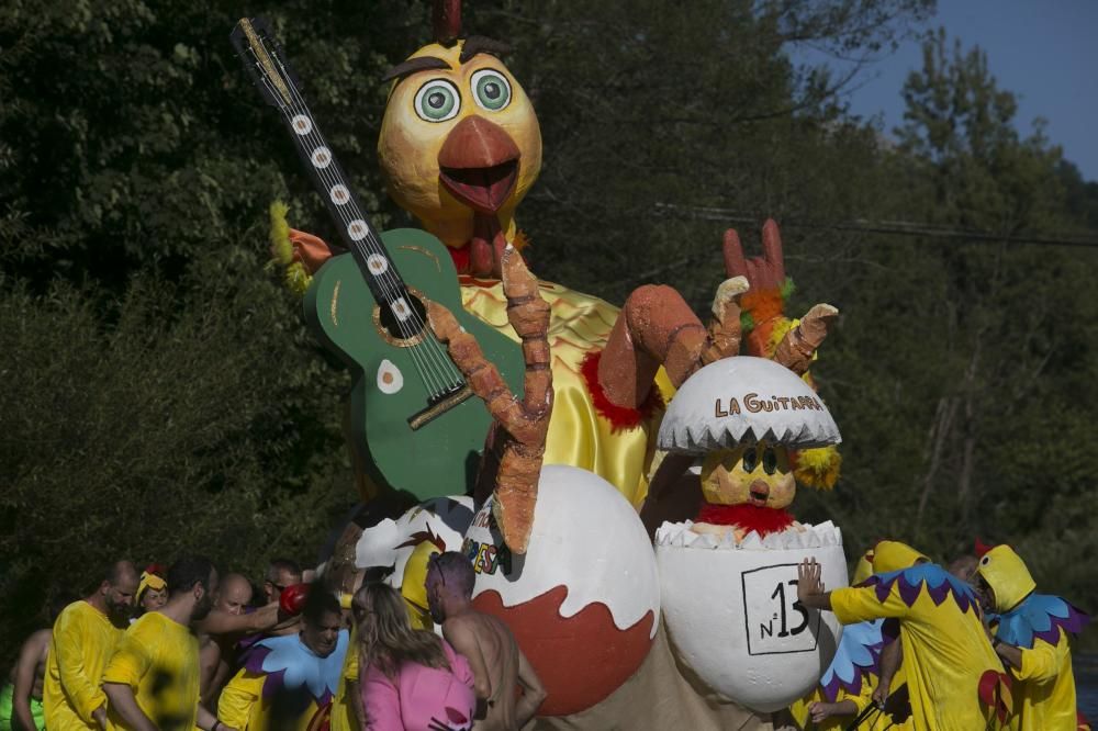 Descenso Folklórico del Nalón 2019: 40 carrozas y más de 4.000 personas