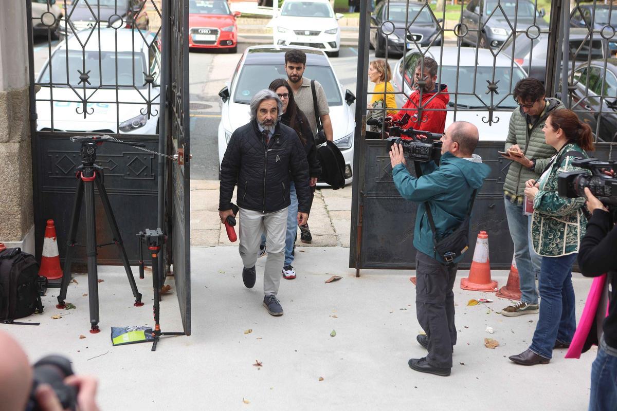 Los acusados en el crimen de Samuel Luiz llegan a la Audiencia Provincial para la lectura del veredicto