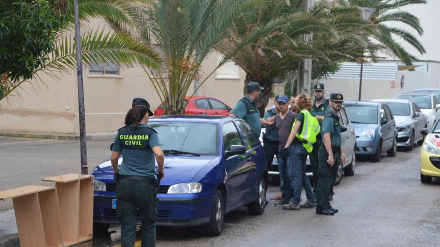 Kräfte der Guardia Civil im Einsatz in Can Picafort