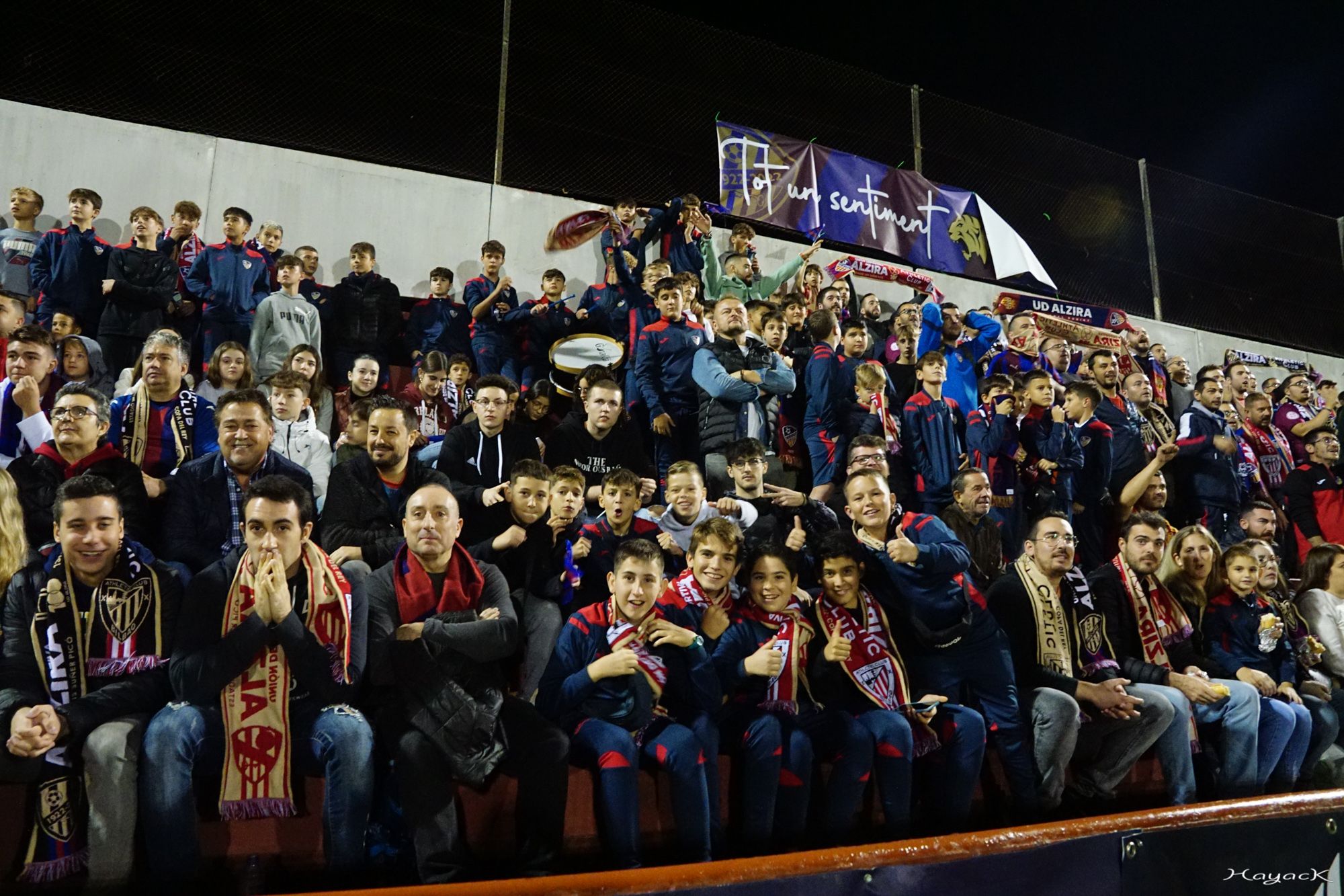 Las imágenes que dejó el partido entre el Alzira y el Athletic Club