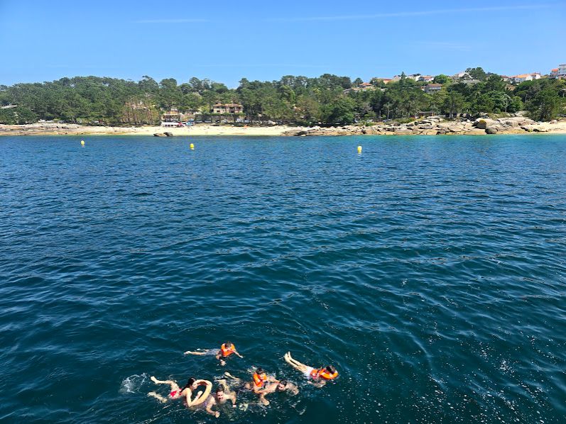 Así se disfruta de los catamaranes de O Grove.