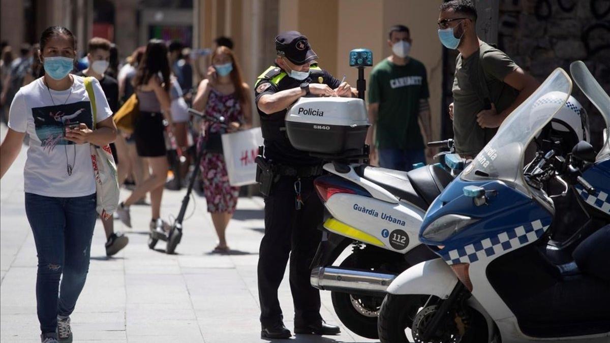 Guardia Urbana mascarilla Barcelona