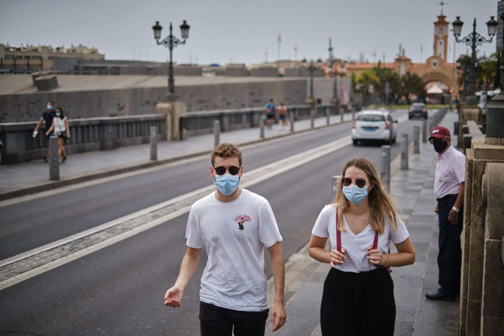 Uso de mascarillas en la calle.