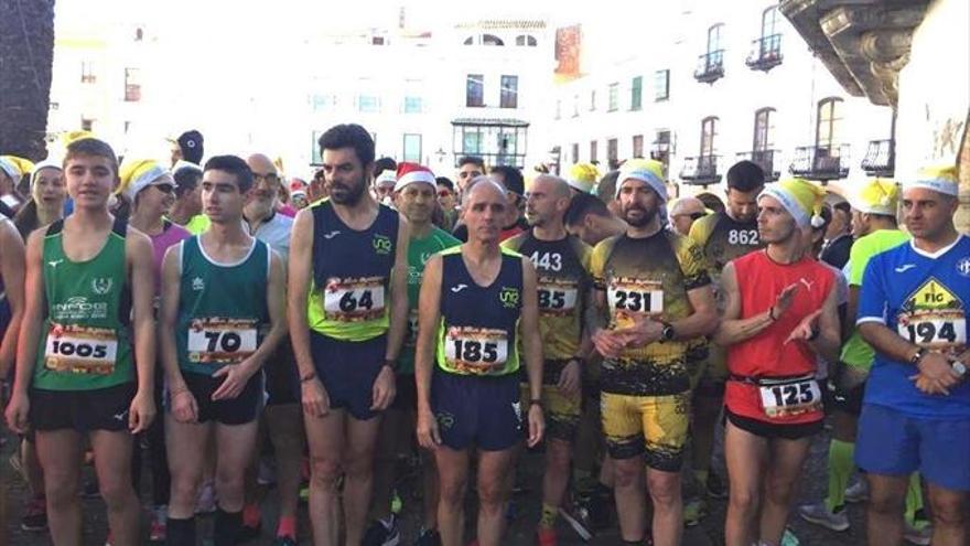 300 atletas, en la primera San Silvestre segedana