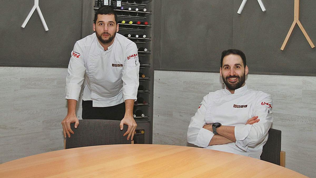 Daniel Guzmán y Julio Sotomayor, en Nova, un restaurante Michelin desde 2014.   | // IÑAKI OSORIO