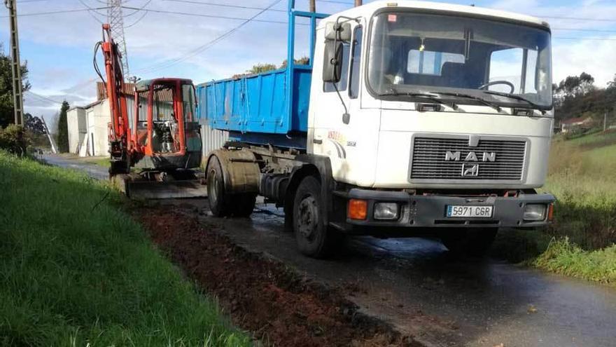 Mejora la pavimentación del camino de Las Trancas, en Tamón