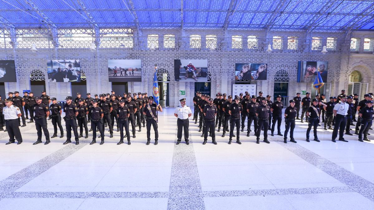 Un momento de la presentación de los 121 policías nacionales destinados a la provincia.