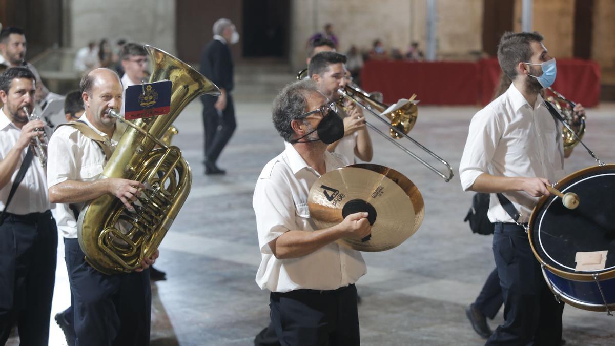 Búscate en el segundo día de Ofrenda por la calle de Caballeros (entre las 21.00 y las 22.00 horas)