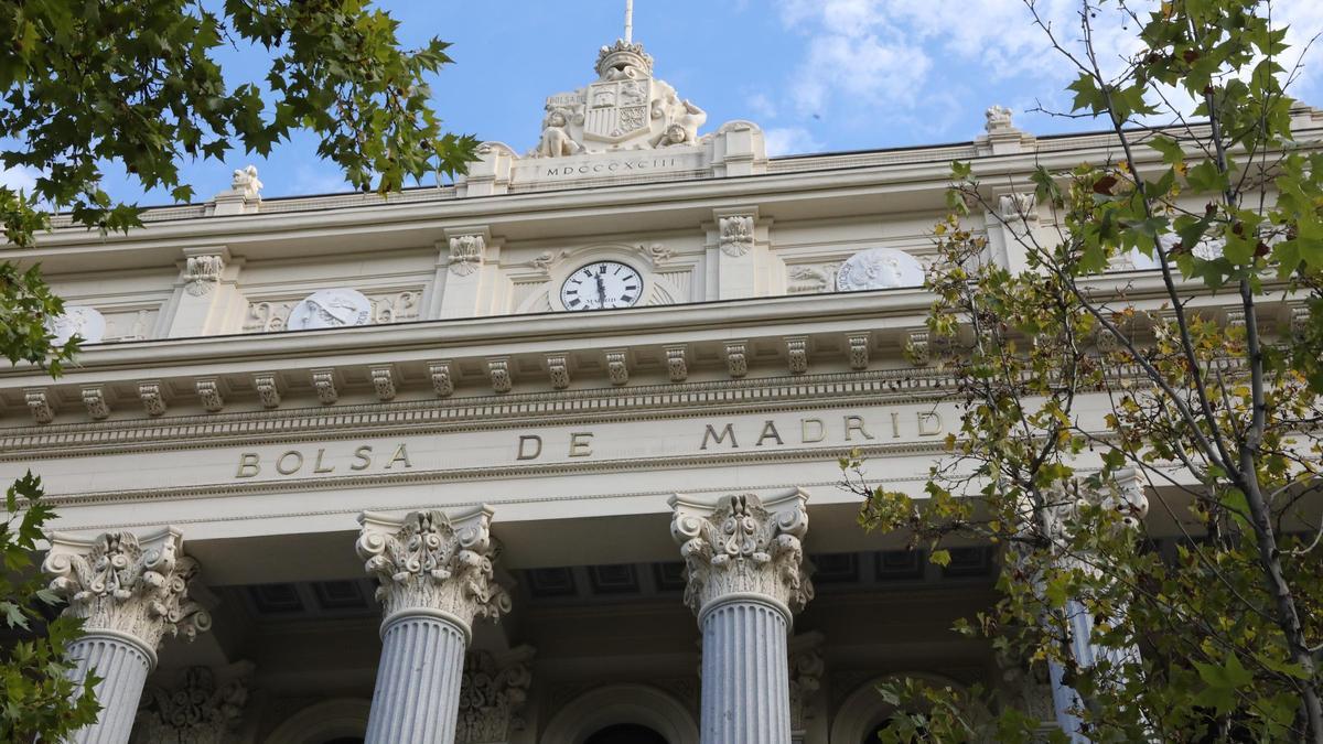 Fachada de la Bolsa de Madrid.