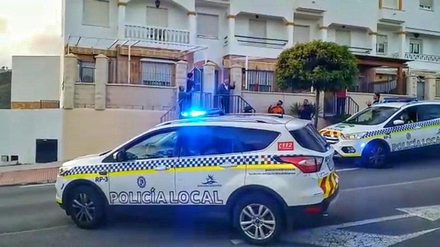 Policía Local y Protección Civil felicitarán a los niños de Torrox por su cumpleaños