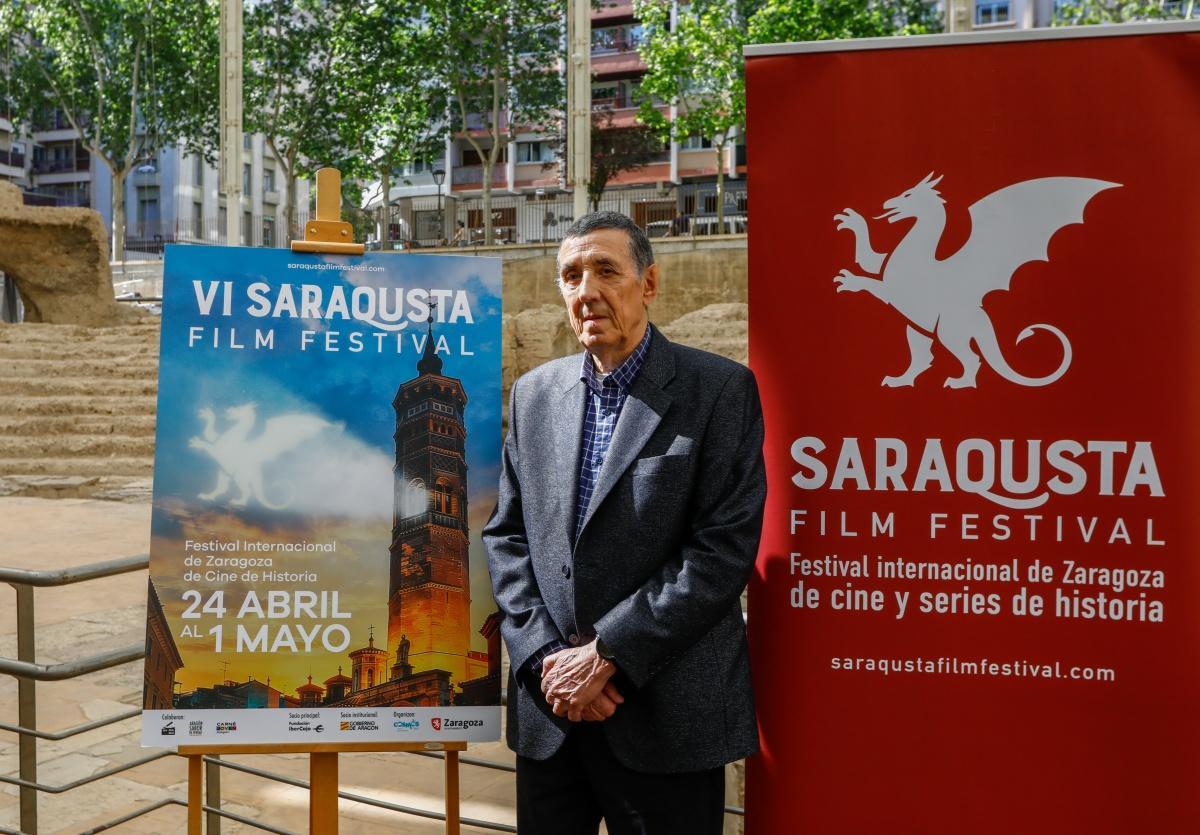 El realizador Pedro Aguaviva en el Teatro Romano de Zaragoza este lunes.