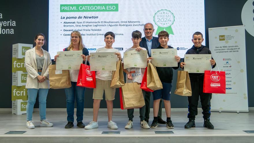 Alumnes de l&#039;institut Ermessenda de Girona guanyen un concurs de divulgació d&#039;experiments científics