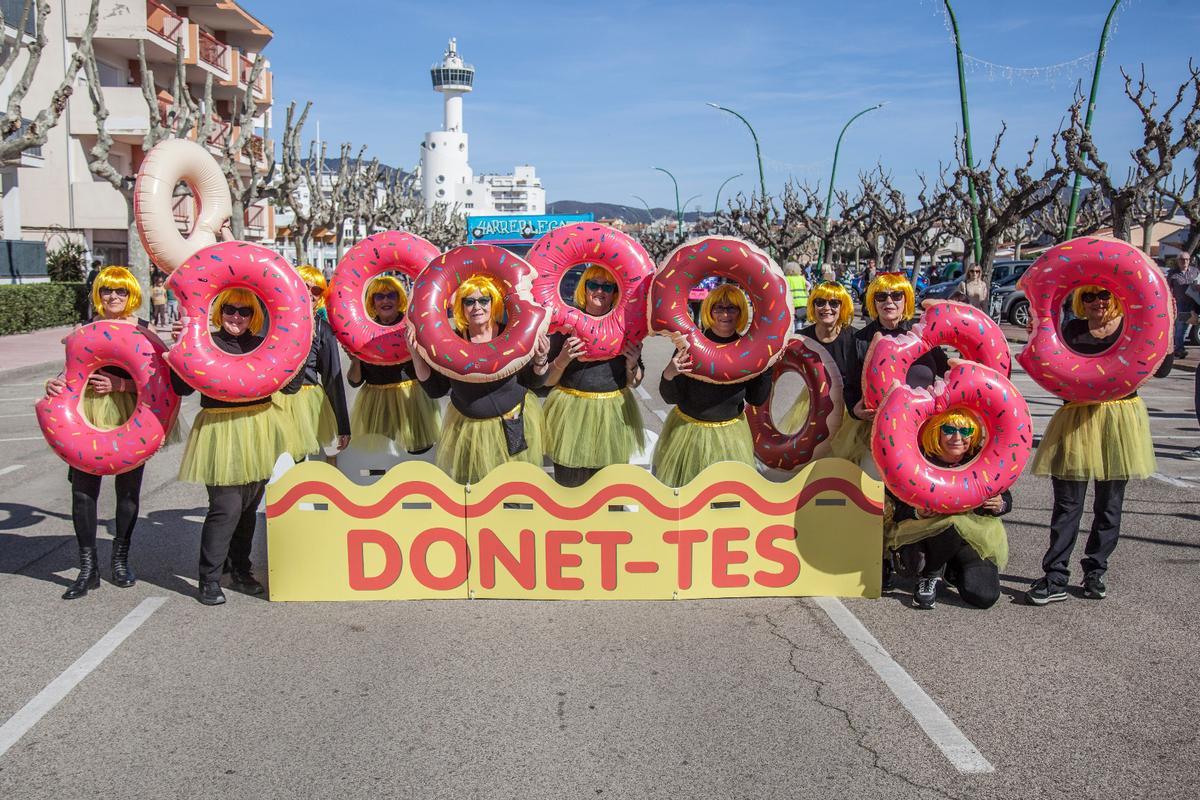 Una de les colles participants al Carnaval de Castelló d'Empúries.