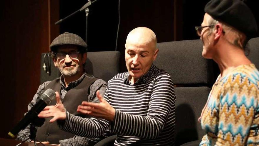 Ché Vázquez y Mercedes Peón, en el acto de entrega del premio &quot;Orgullo Gaiteiro&quot;. // Jesús Regal