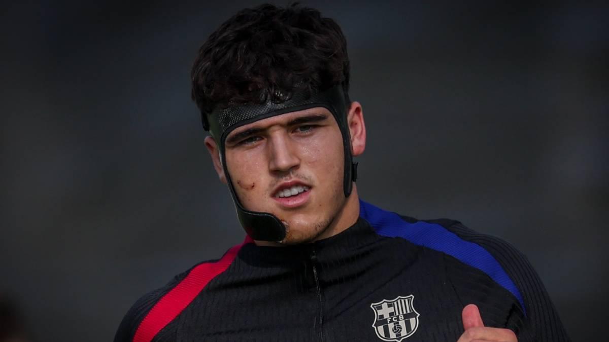 Cuba, while playing Barça with the mask