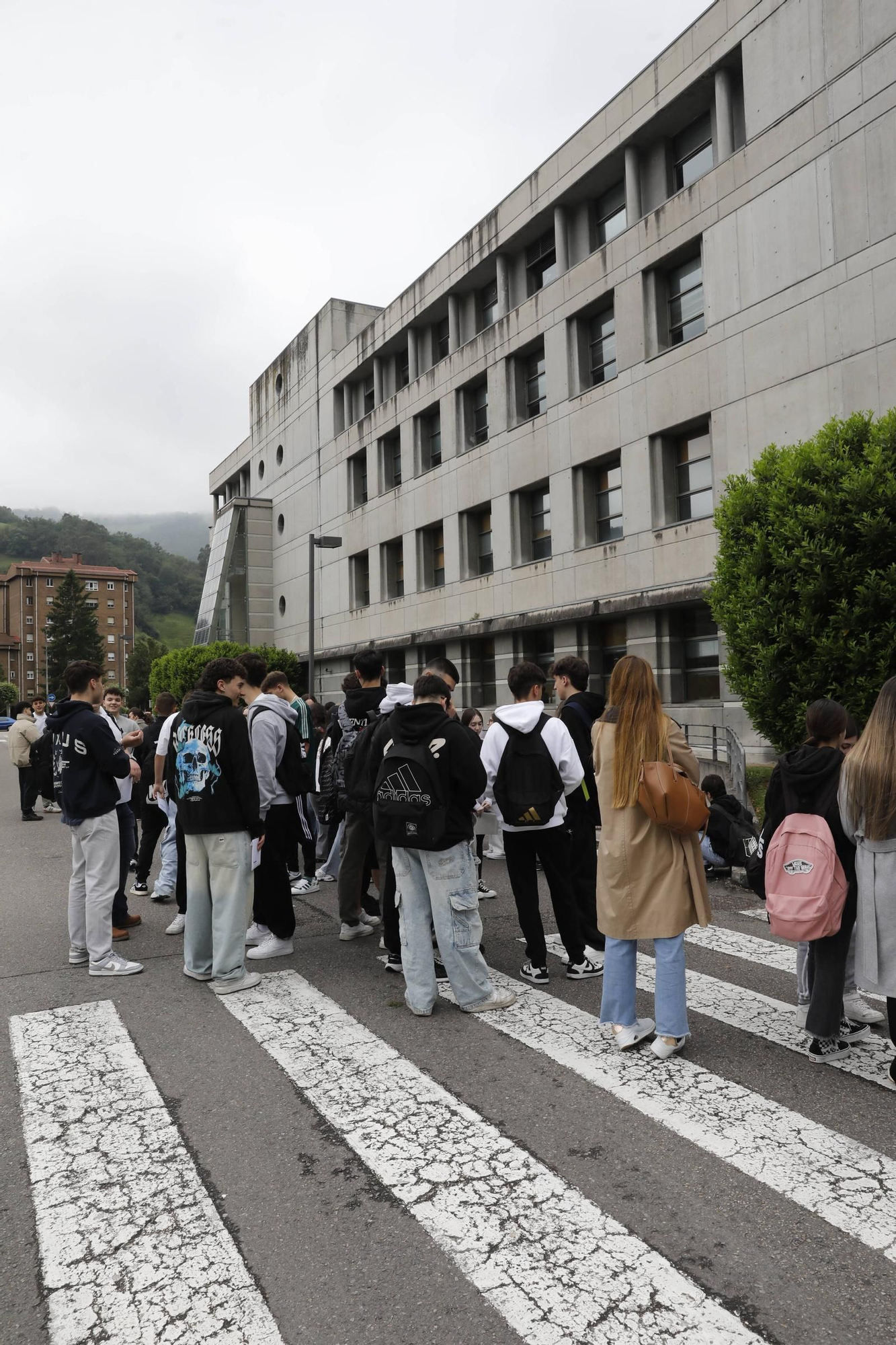 EN IMÁGENES: Así se vivió la primera jornada de la PAU en Asturias