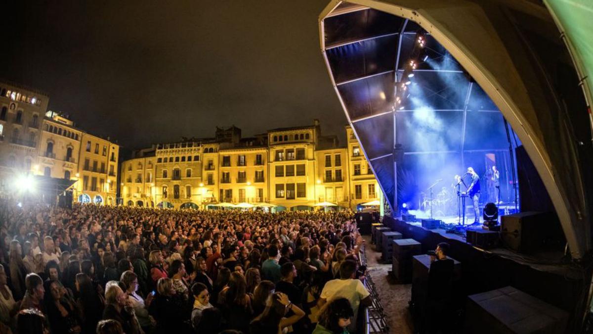 Concert de Blaumut a la plaça Major de Vic | MMVV/XAVI TORRENT