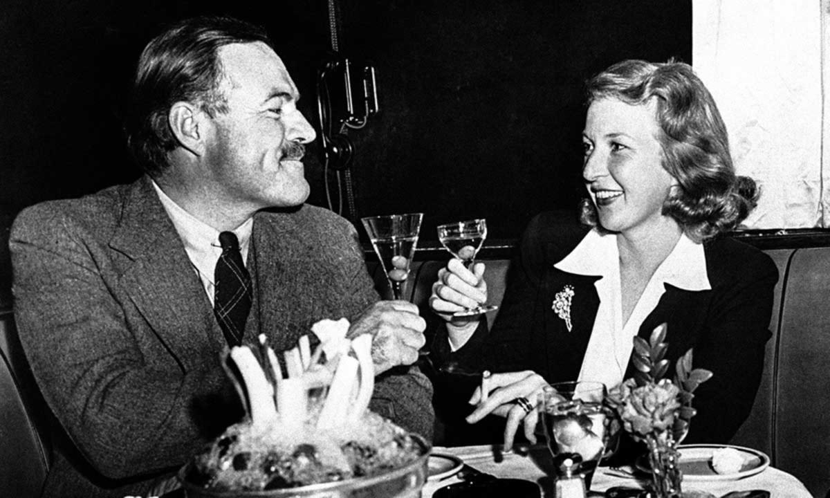 Ernest Hemingway en el Ritz de París.