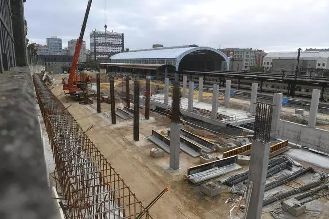 Las obras en los accesos a la estación intermodal obligan a cortar el tráfico en avenida do Ferrocarril