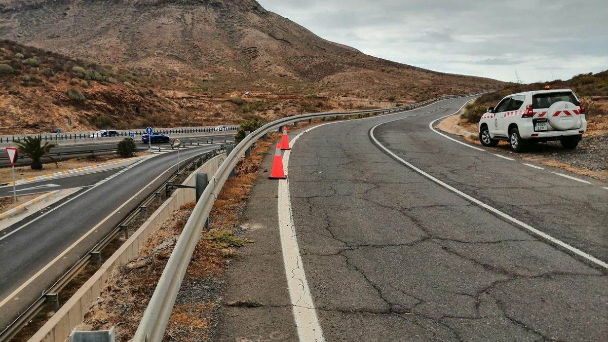 Emergency works in Arona.