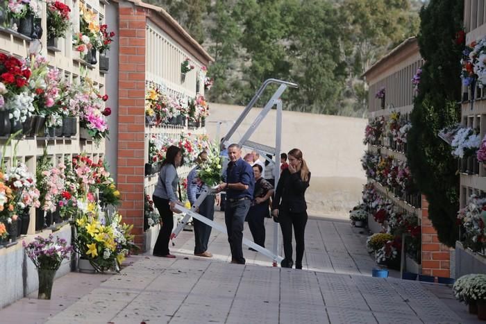 Día de Todos los Santos en el cementerio de Lorca