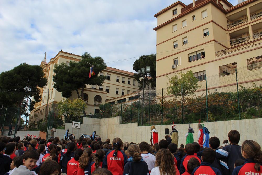 Los Reyes Magos visitan el colegio de Las Esclavas