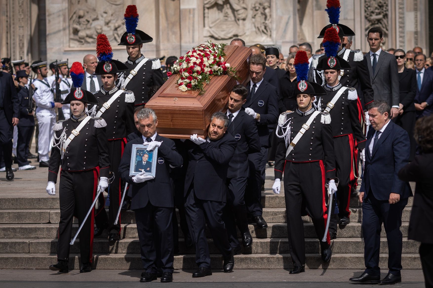 Itàlia homenatja Berlusconi amb un simbòlic funeral d'Estat que congrega a milers de persones