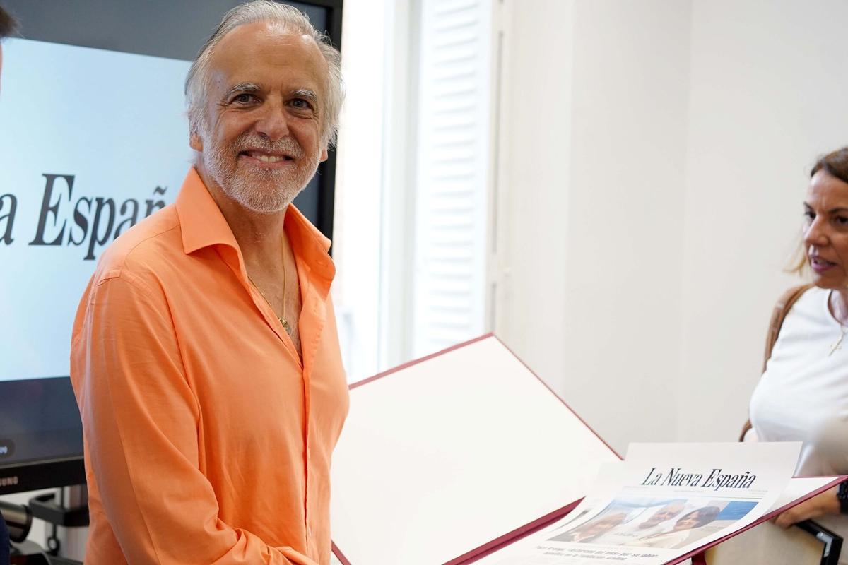 PACO ARANGO. LAS DISTINCIONES DE LA NUEVA ESPAÑA. ENTREGA DEL PREMIO ASTURIANO DEL MES. PACO ARANGO. CINEASTA. PRESIDENTE DE LA FUNDACION ALADINA