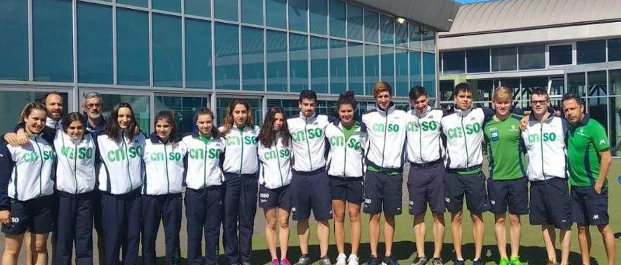 Los nadadores del Santa Olaya participantes en el Campeonato de España disputado en Sabadell.