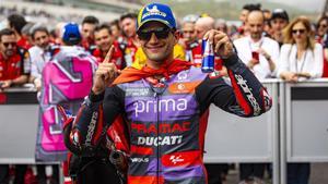 Jorge Martín (Ducati) celebra tras acabar segundo en la carrera al sprint de Inglaterra.