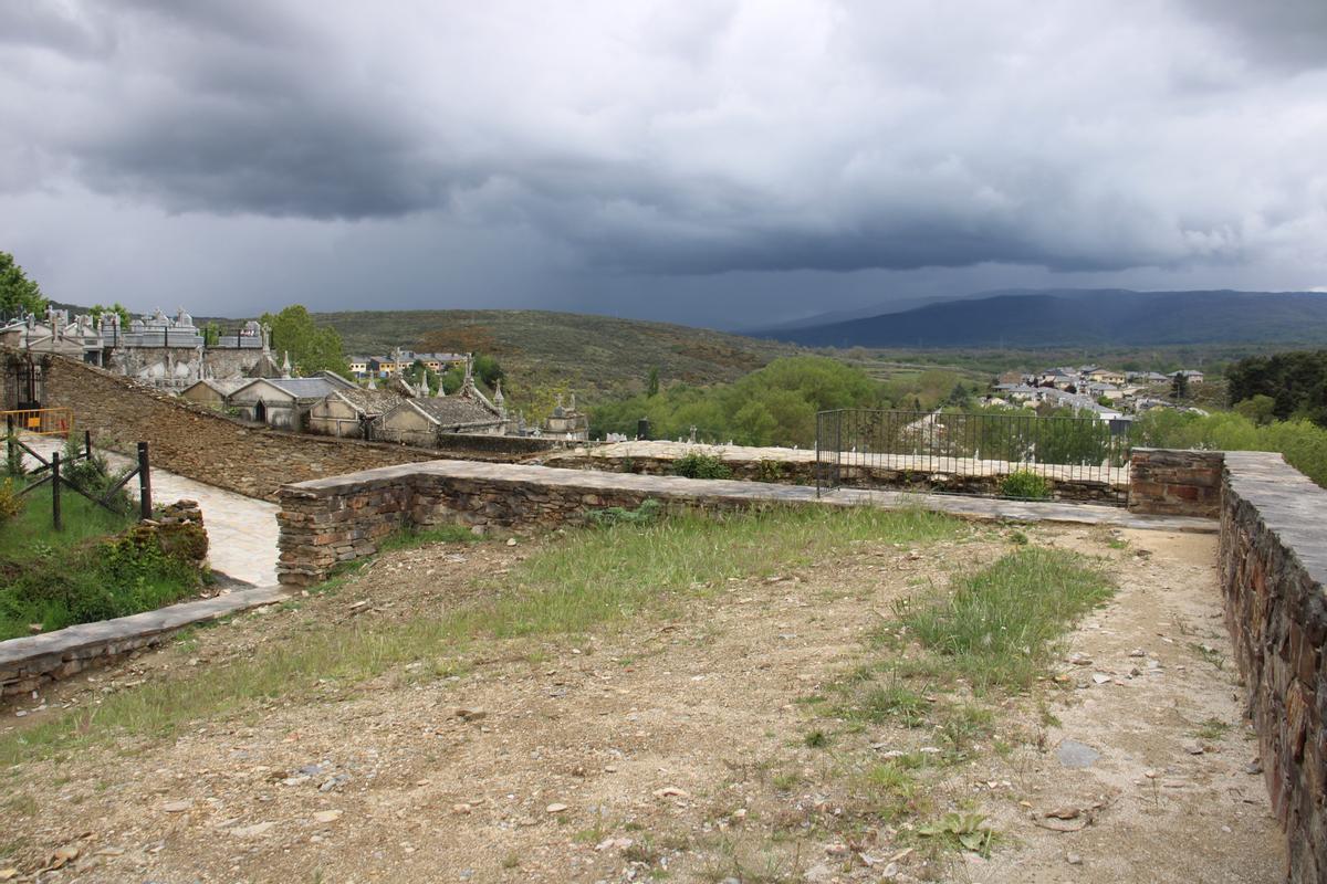 Puebla de Sanabria recupera sus estructuras defensivas con un nuevo puente levadizo Puebla de Sanabria recupera sus estructuras defensivas con un nuevo puente levadizo