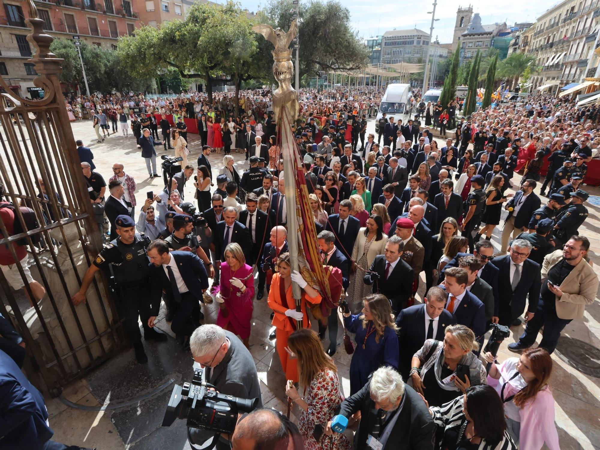La procesión cívica deja imágenes para la historia