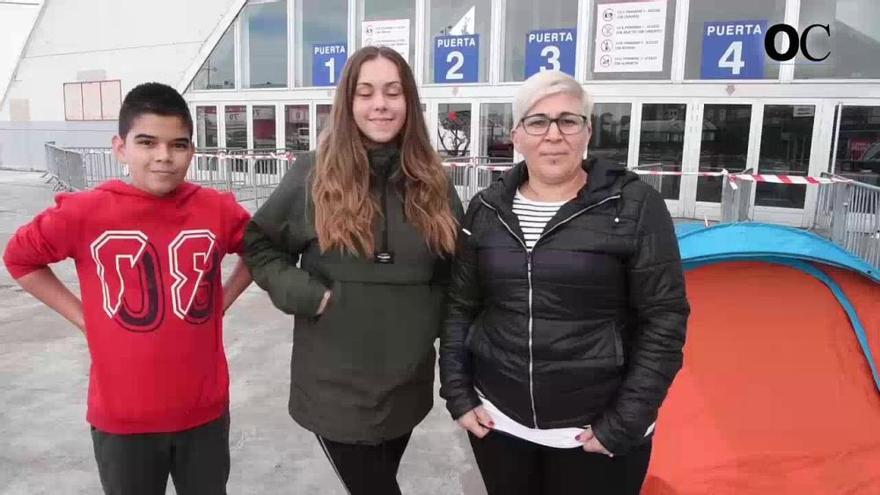 Fans de Melendi acampan en el Coliseum desde el martes para el concierto del sábado