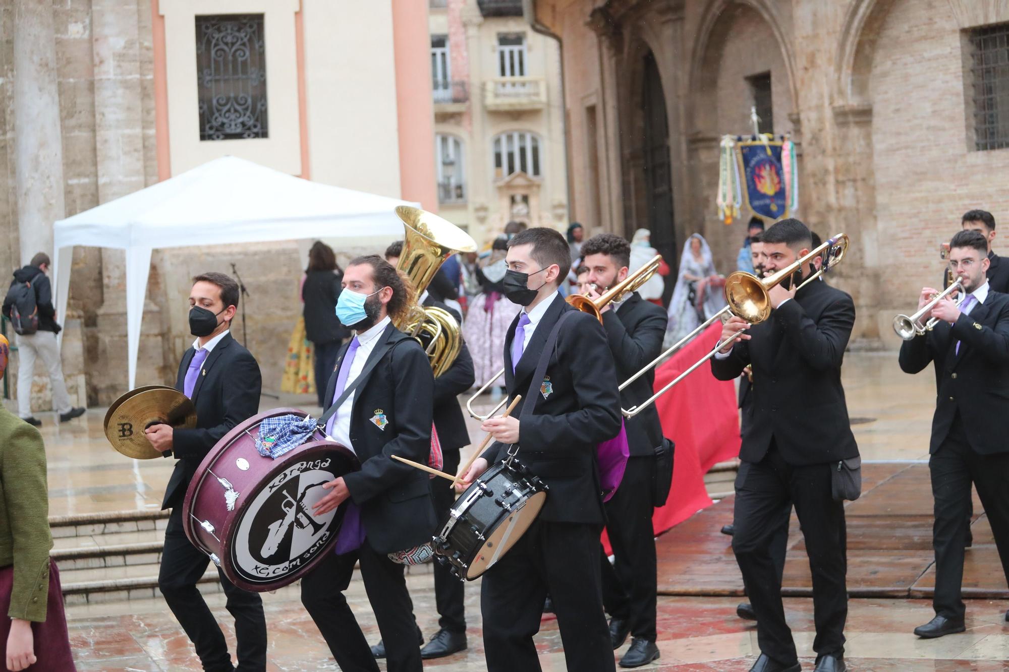 Búscate en el primer día de ofrenda por la calle de la Paz (entre las 17:00 a las 18:00 horas)