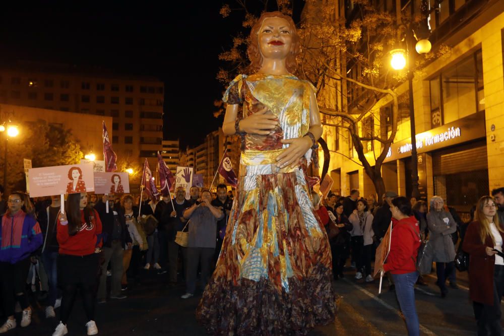 Masiva manifestación en el Día de la Mujer en València