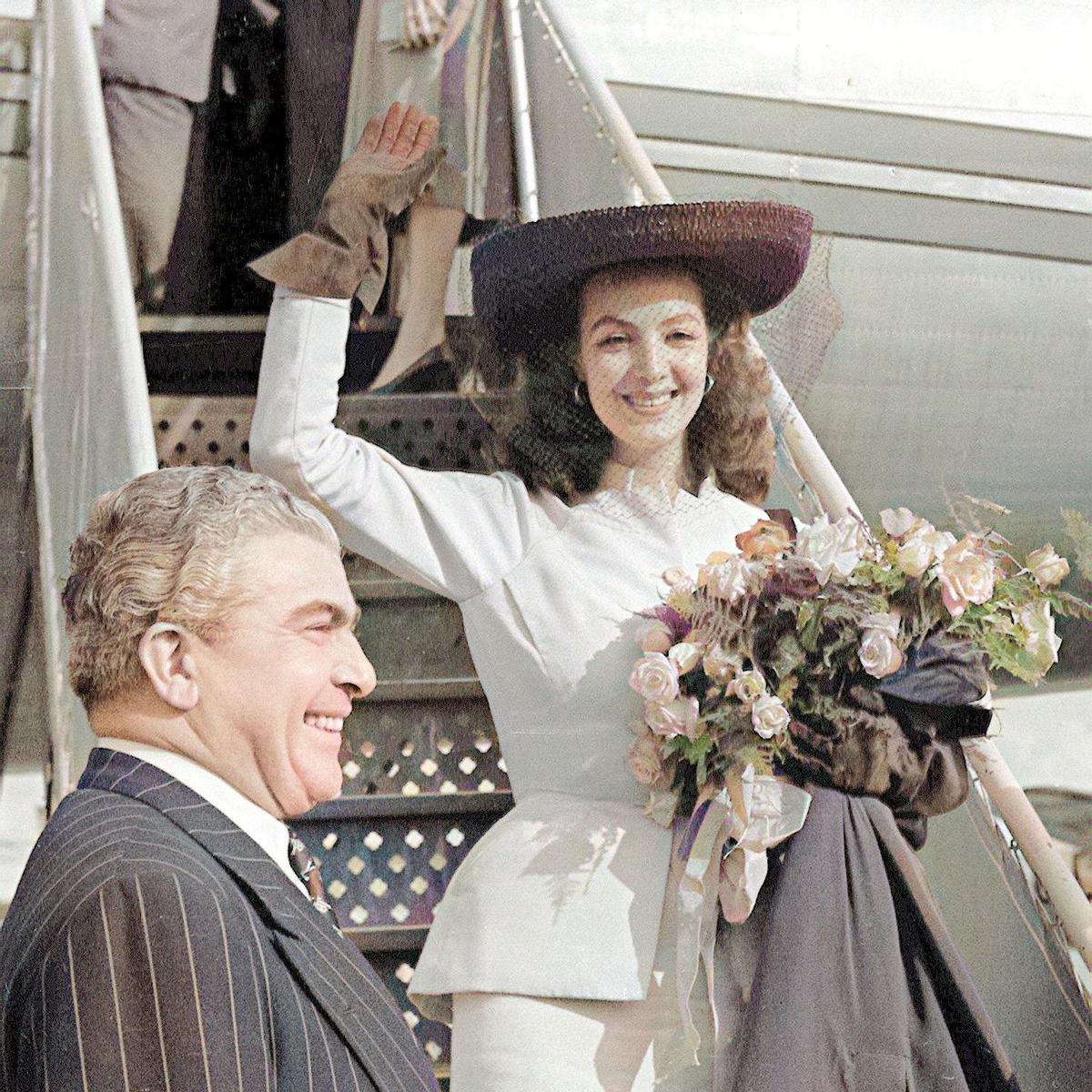 Cesáreo González, con la actriz mexicana María Féliz en 1953